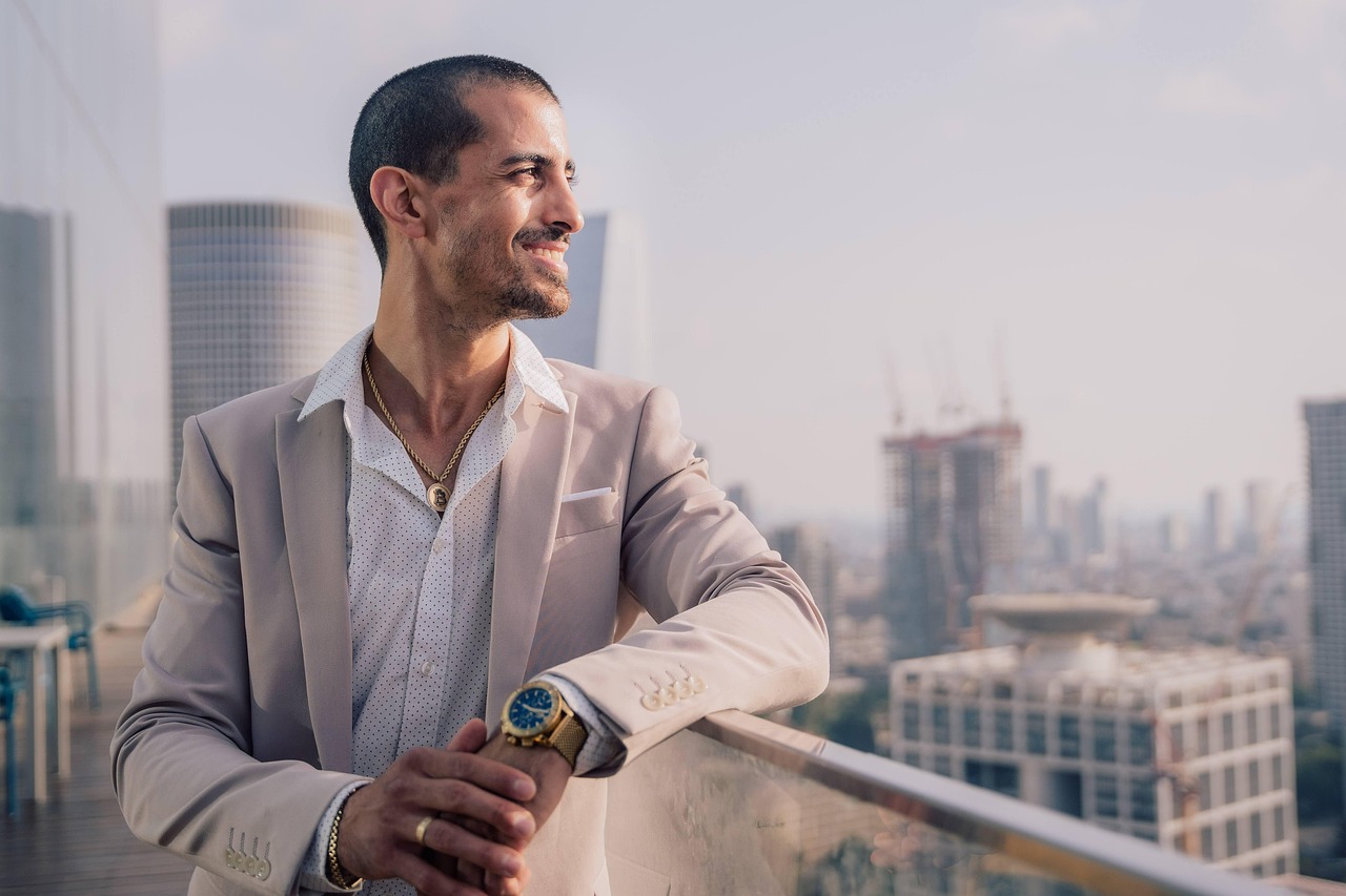 Man, suit, success — CBD Oil Arthrosis Treatment