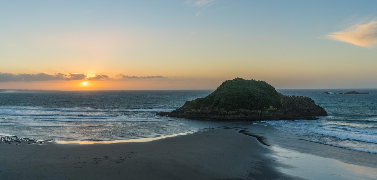 New plymouth, new zealand, beach — Editor's solution Award: Bambu Indah is actually an Exotic Travel Destination Where Couple