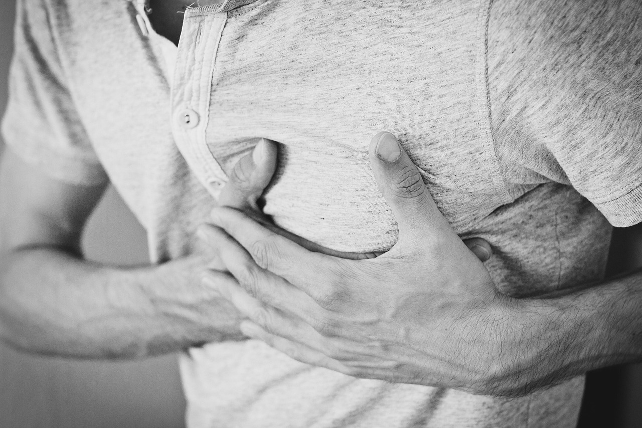 Man, heartache, chest pain — How Alcohol Rehab Centers in Virginia Help Individuals Overcome Addiction