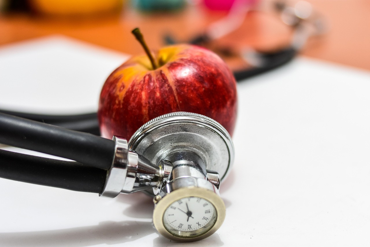 Apple, manzana, health — How Seniors Can Leverage Medicare Advantage Plans Finder for Better Plan Selection