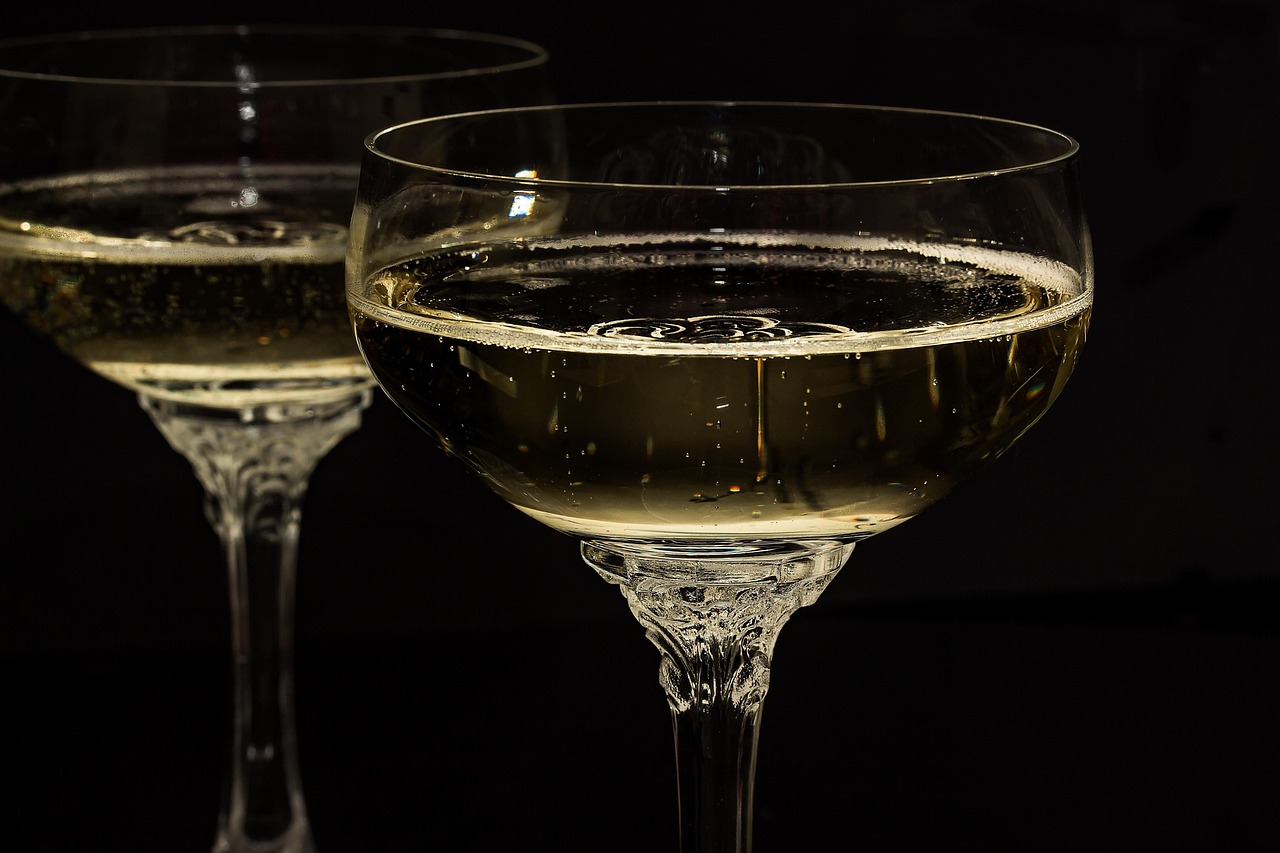 Champagne glasses, sparkling wine, glasses — Top Places to Buy Ostarine in Australia for Muscle Growth